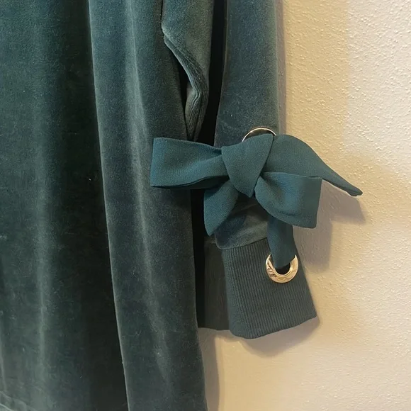Deep green velour 3/4 sleeve with bow Charter Club size M - Picture 3 of 3